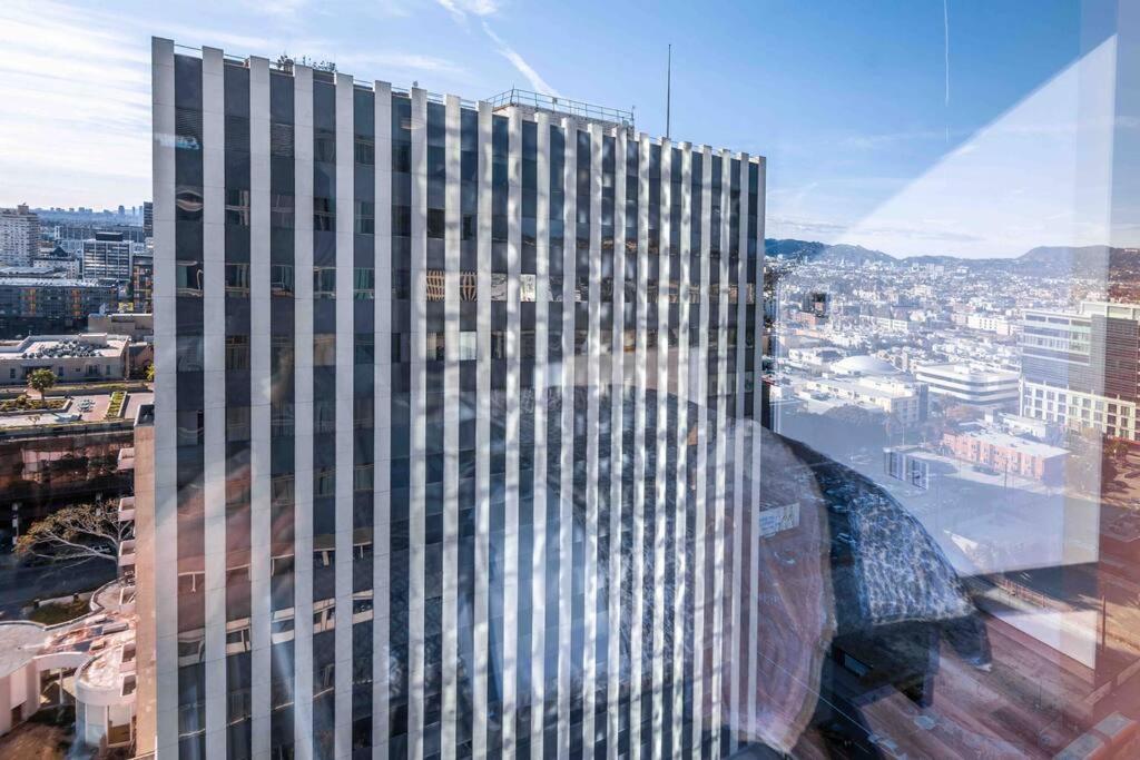 Apartment Luxury High Rise Amazlng Views & Secured Parking