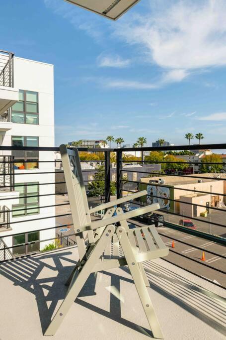 Apartment Deluxe W Balcony On Hollywood Walk Of Fame