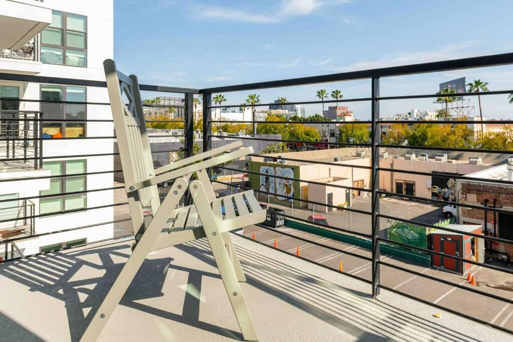Deluxe W Balcony On Hollywood Walk Of Fame *