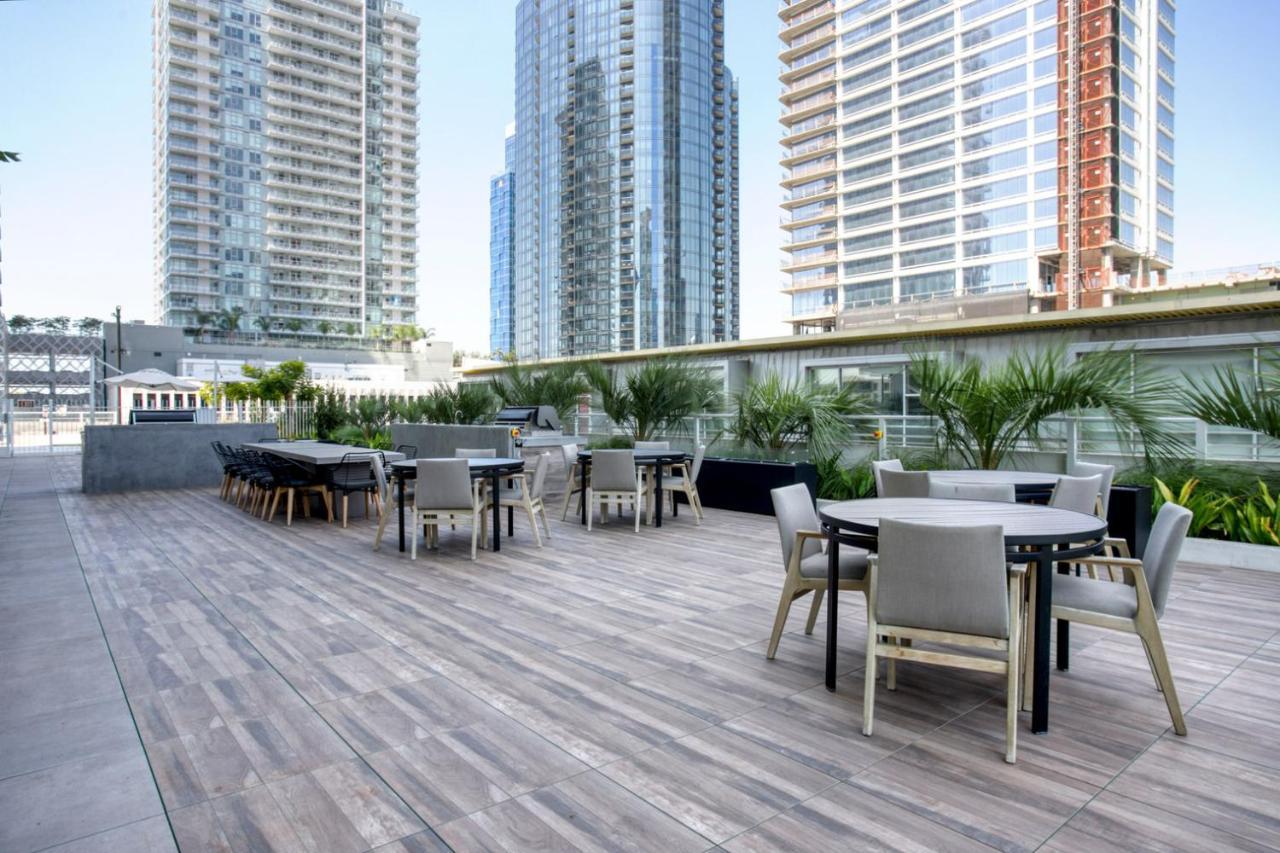 Downtown W Roof Pool Gym Nr 110 Lax-733 Los Angeles