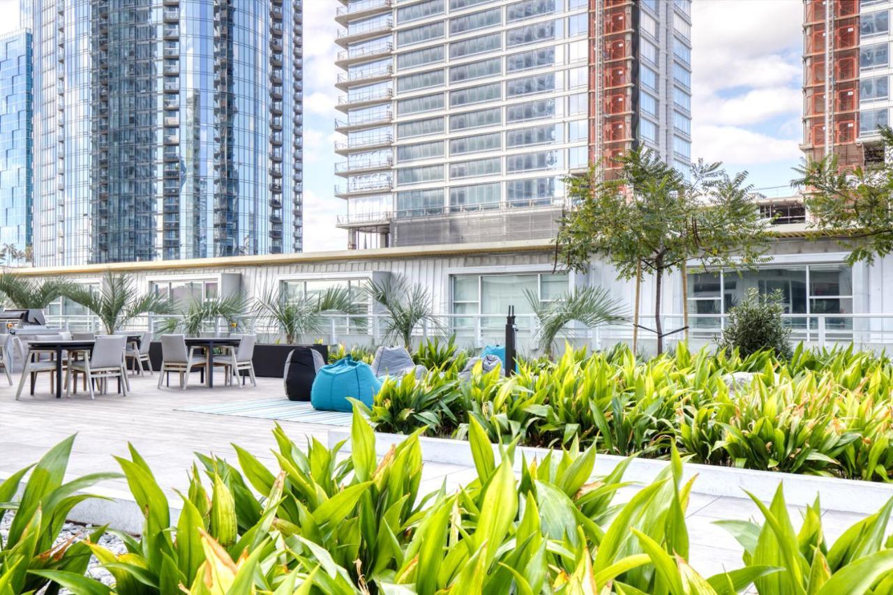 Apartment Downtown W Roof Pool Gym Nr 110 Lax-733 Los Angeles