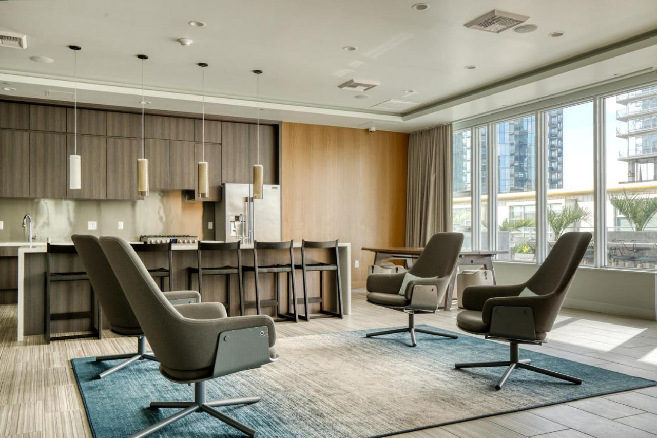 Apartment Downtown W Roof Pool Gym Nr 110 Lax-733