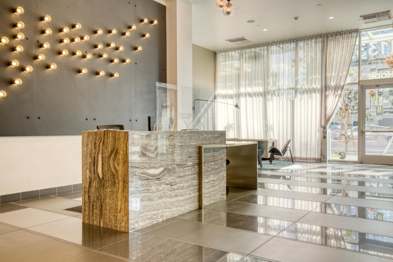 Apartment Downtown W Roof Pool Gym Nr 110 Lax-733 Los Angeles