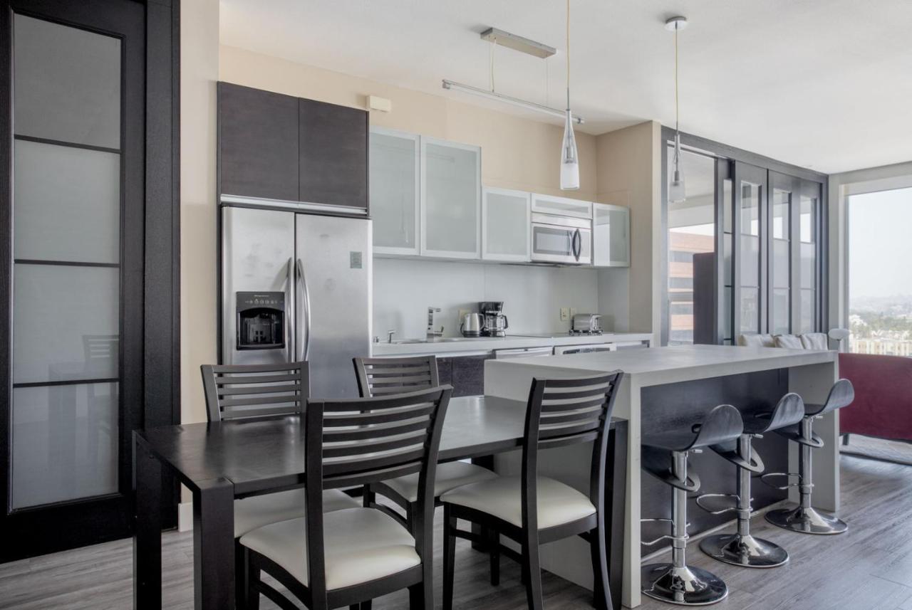 Downtown 2br W Pool Gym Wd Nr Convention Center Lax-1040