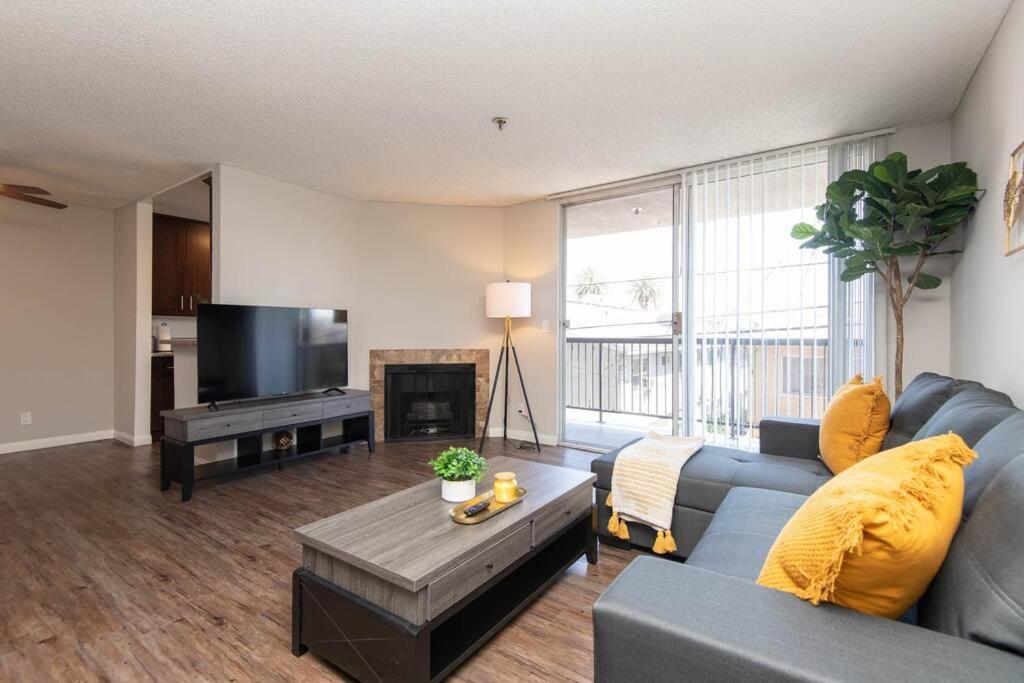 Apartment Hollywood 2bed Apt W Rooftop Pool & Panoramic View 211