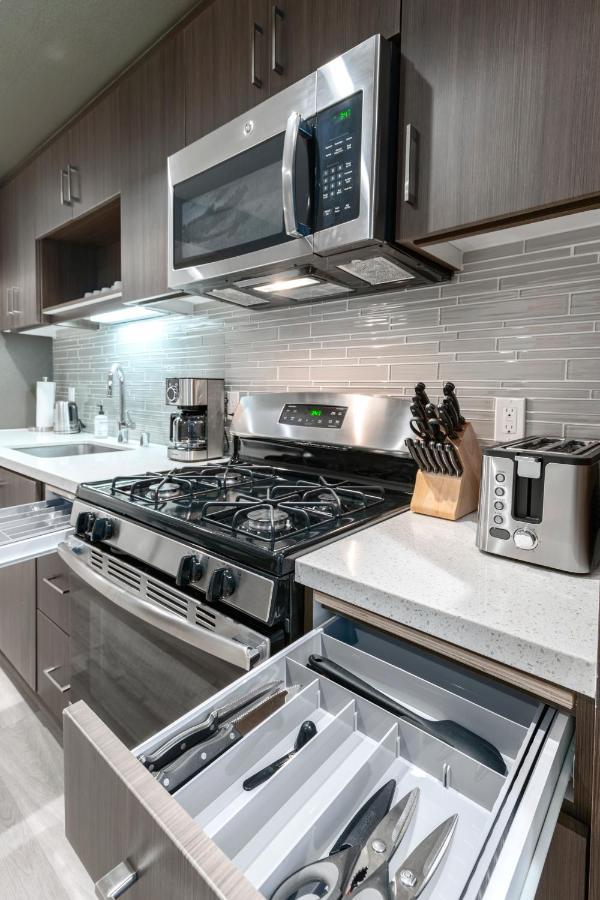 Brand New Weho Luxury * Los Angeles