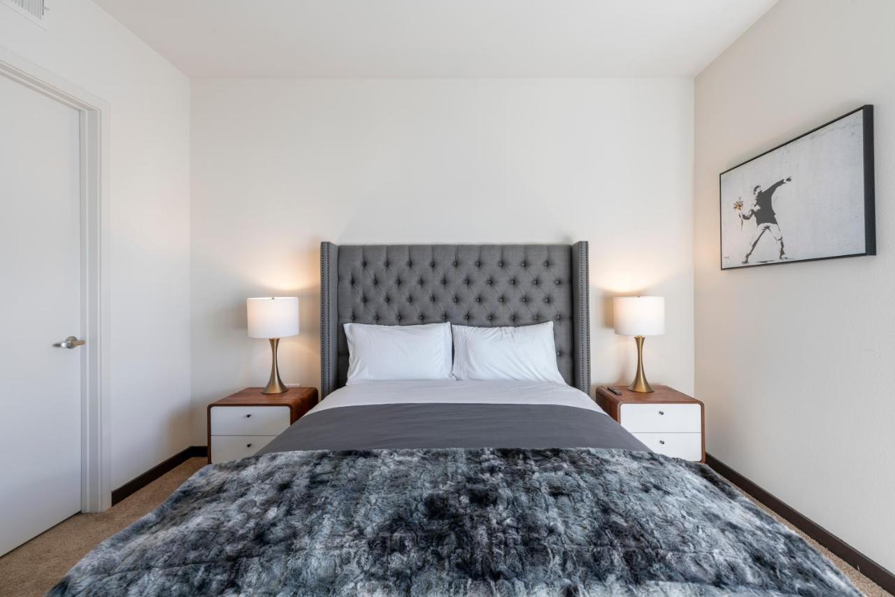 New Weho Luxury Apartment *