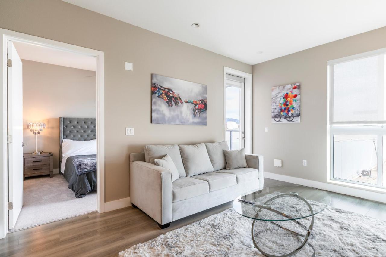 2br New Construction Modern Luxury Views, Pool & Patio
