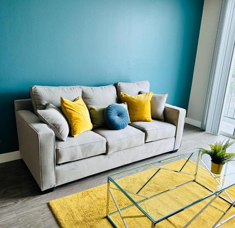 Universal 8 Min Drive Two Bedroom With Free Parking * Los Angeles