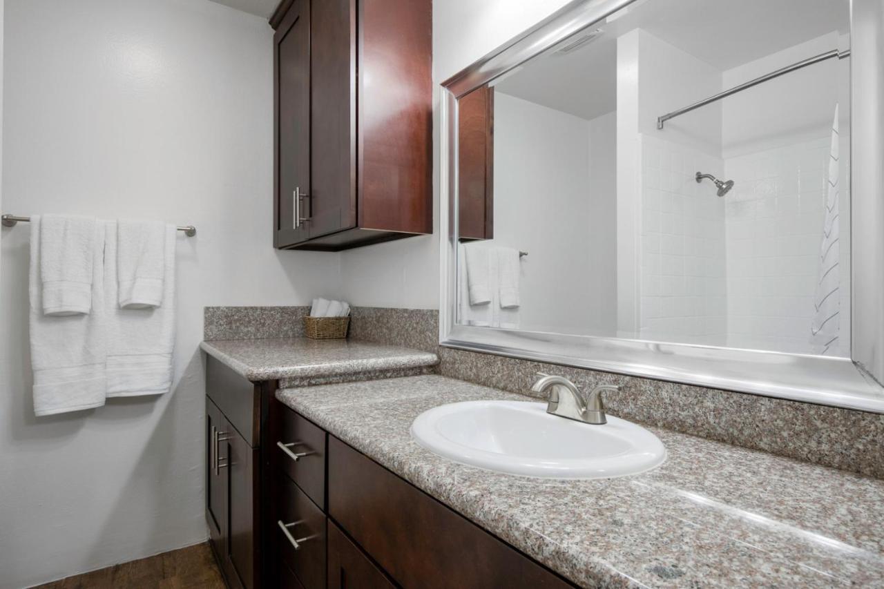 Westside 1br W Pool Gym Bball Tennis Courts Lax-85 Los Angeles