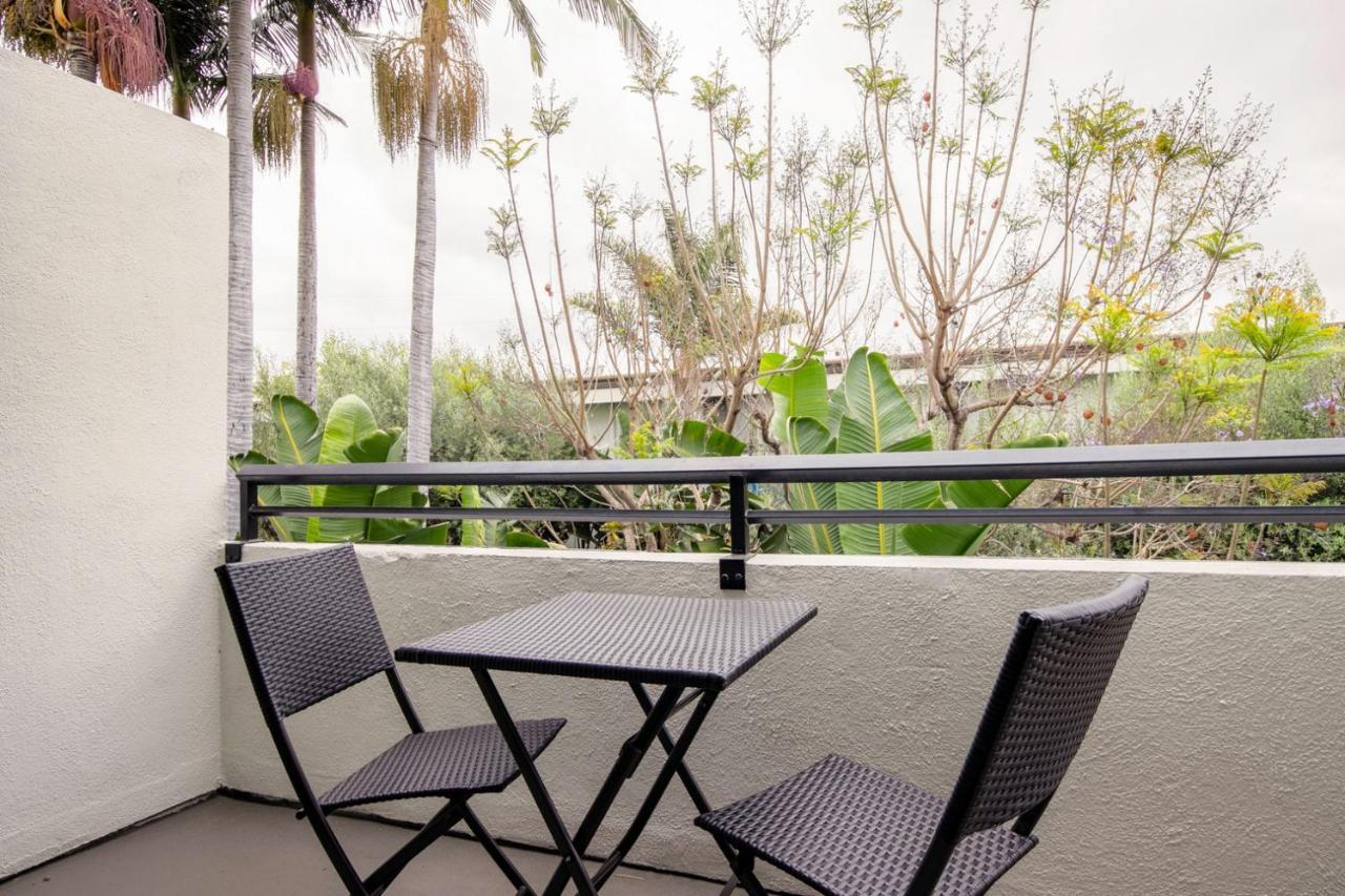 Apartment Westside 1br W Pool Gym Bball Tennis Courts Lax-85 *