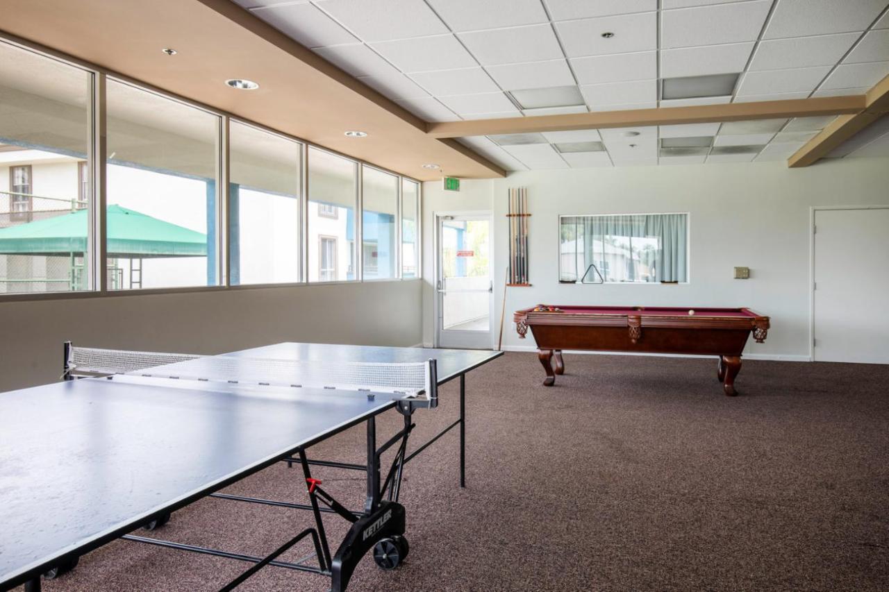 Westside 1br W Pool Gym Bball Tennis Courts Lax-85 Apartment