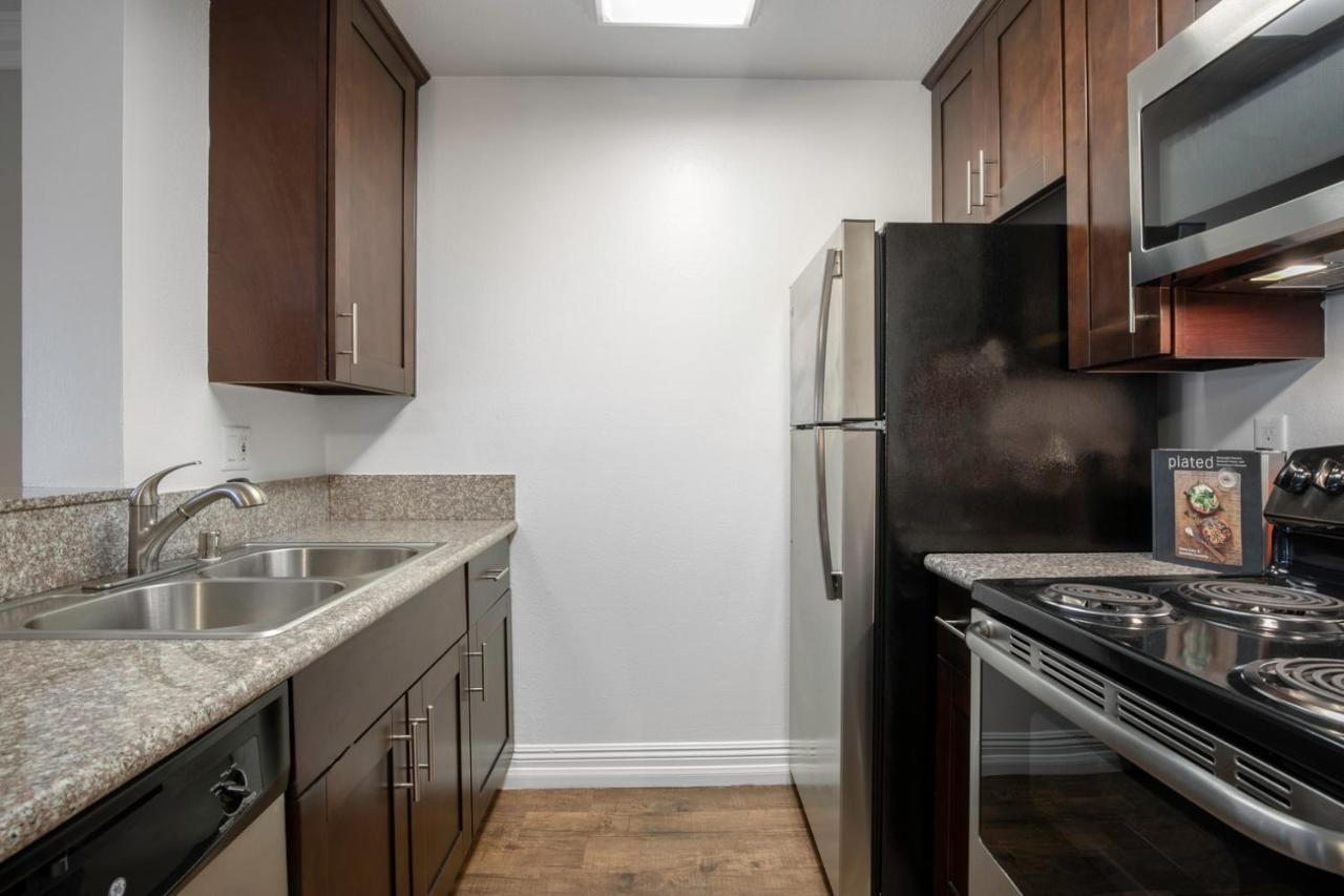 Westside 1br W Pool Gym Bball Tennis Courts Lax-85 Los Angeles