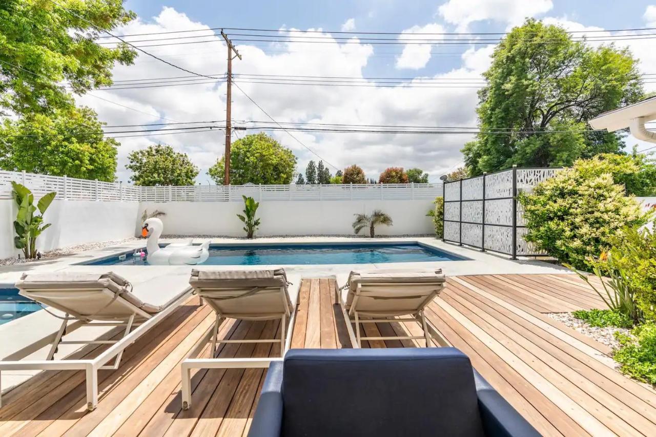 New Luxury Entertaining House With Pool Sauna Tesla Charger Pets Holiday home Los Angeles