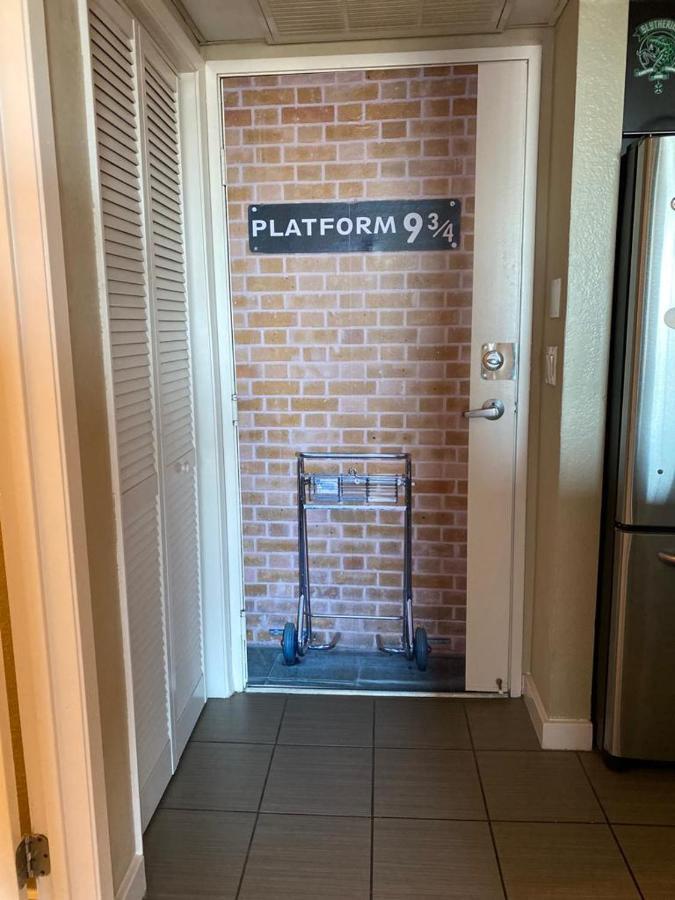 Mario, Harry Potter, & Not Themed Loft Universal 10min Loft Apartment Los Angeles