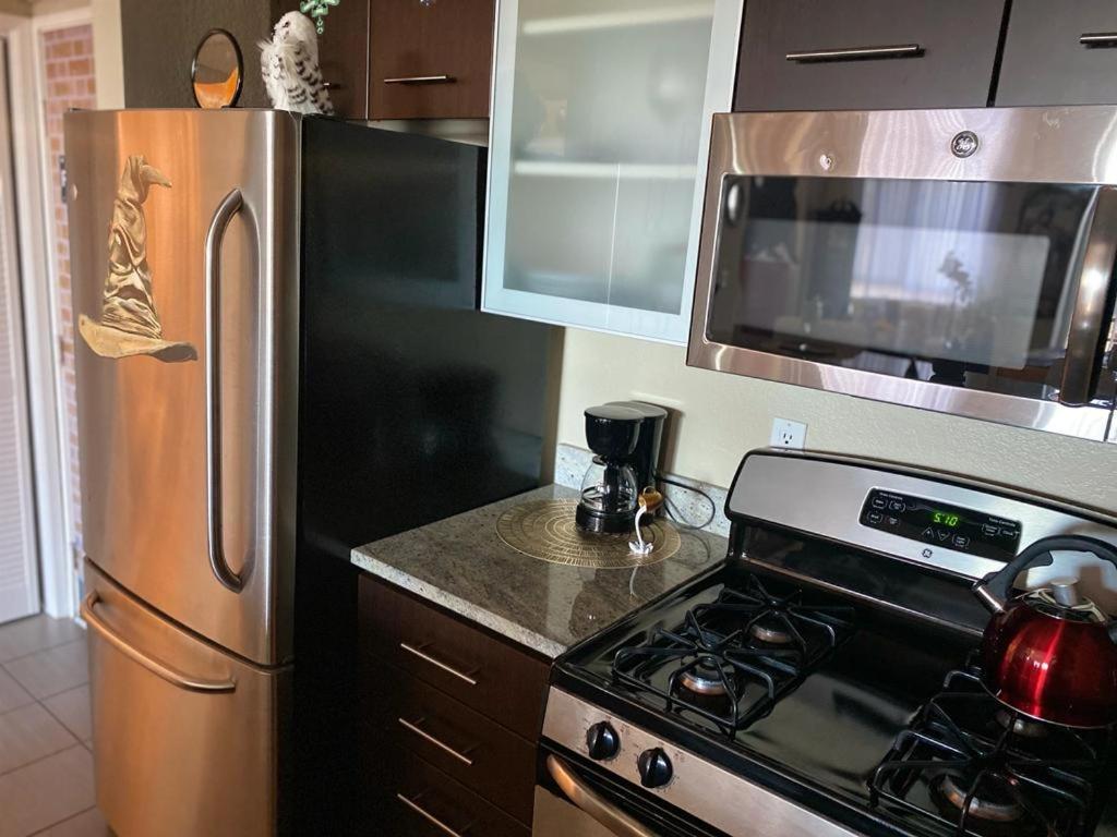Mario, Harry Potter, & Not Themed Loft Universal 10min Loft Apartment Los Angeles