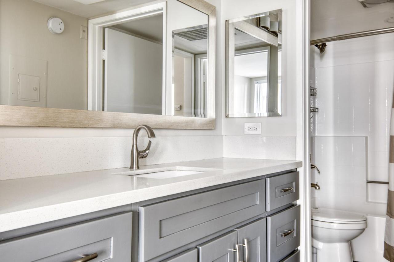 Brentwood 1br W Pool Nr Bars On San Vicente Lax-118 Los Angeles