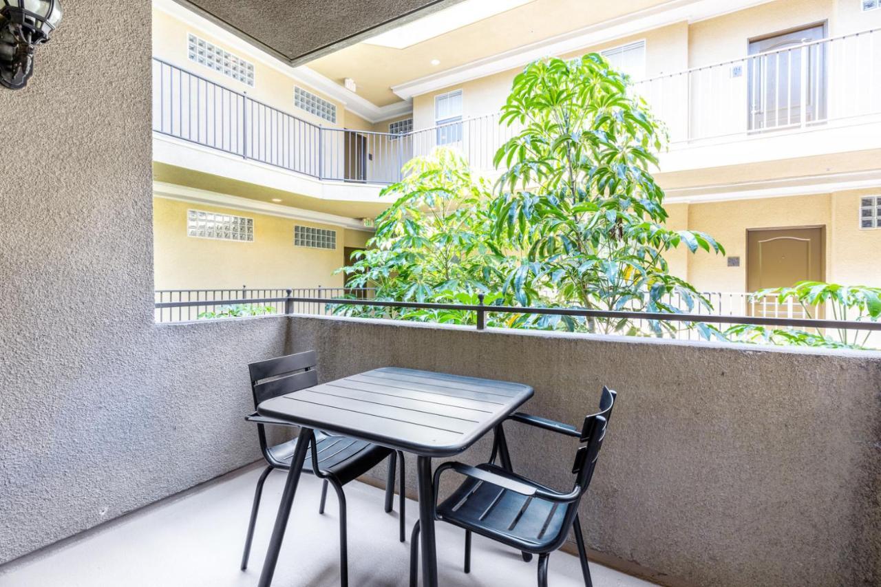 Century 2br W Wd Bbq Nr Mall Lax-336 *