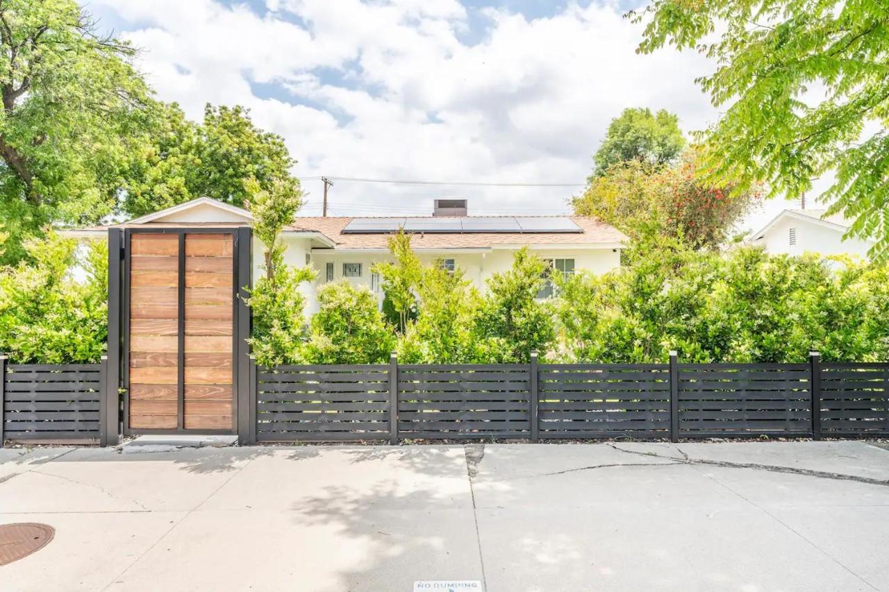 New Luxury Entertaining House With Pool Sauna Tesla Charger Pets * Los Angeles