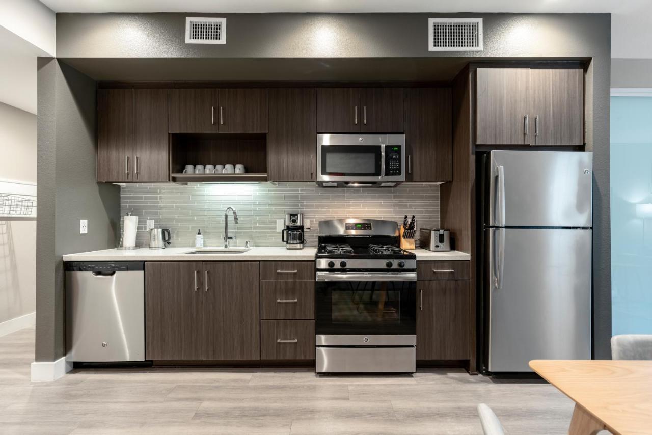 Brand New Weho Luxury Apartment