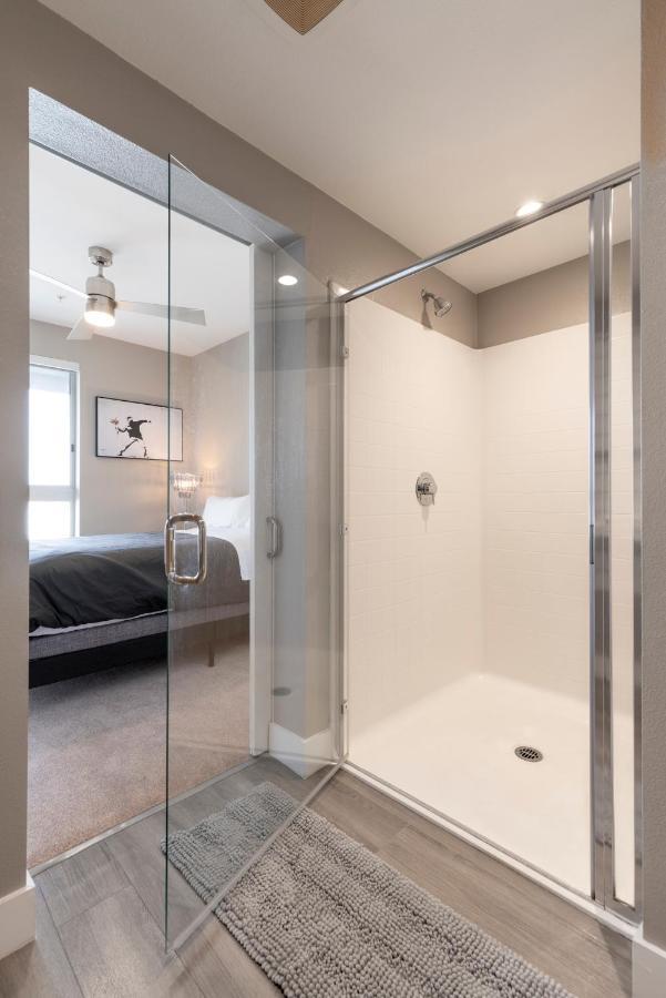 2br New Construction Modern Luxury Views, Pool & Patio Apartment