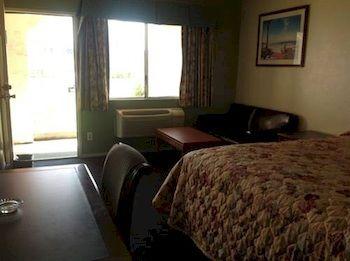 Crescent Motel 2*