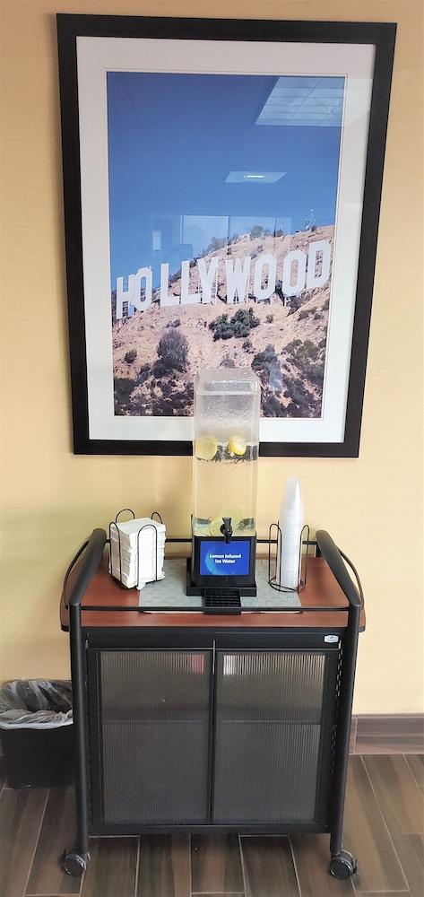 Comfort & Near Universal - N Hollywood - Burbank Los Angeles