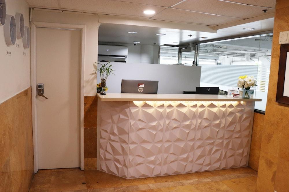 Hometel Hotel 2*