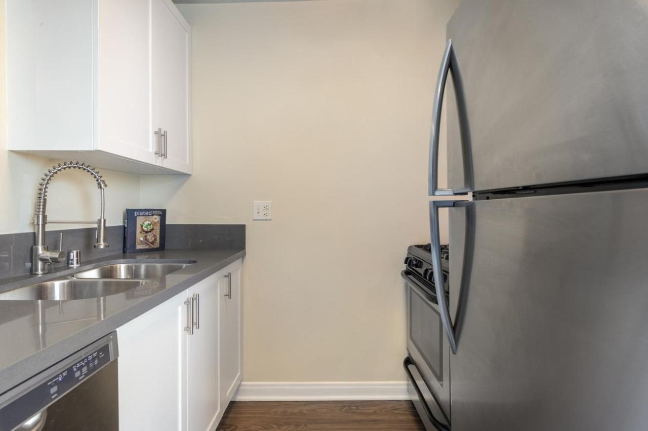 Brentwood 1br W Pool Nr Whole Foods Ucla Lax-125 *