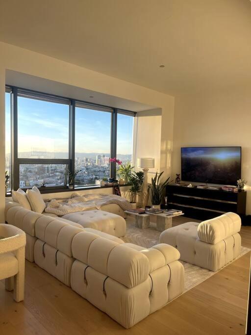 Apartment Luxury Highrise Downtown La *