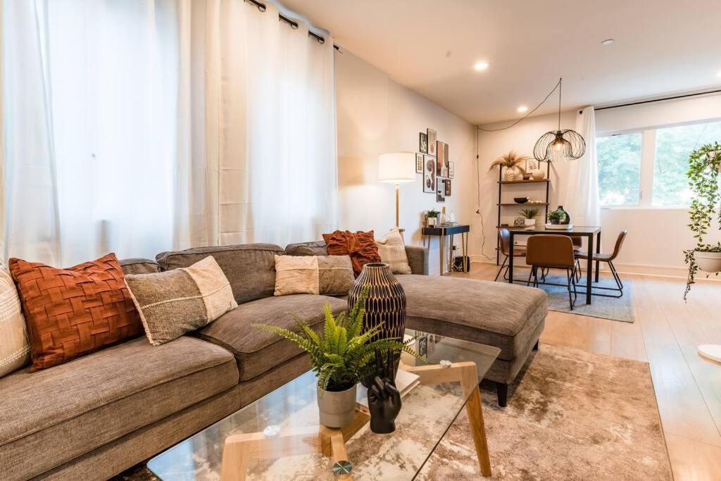 Calm & Cozy 2 Bedroom Townhome 10 Min From Universal * Los Angeles