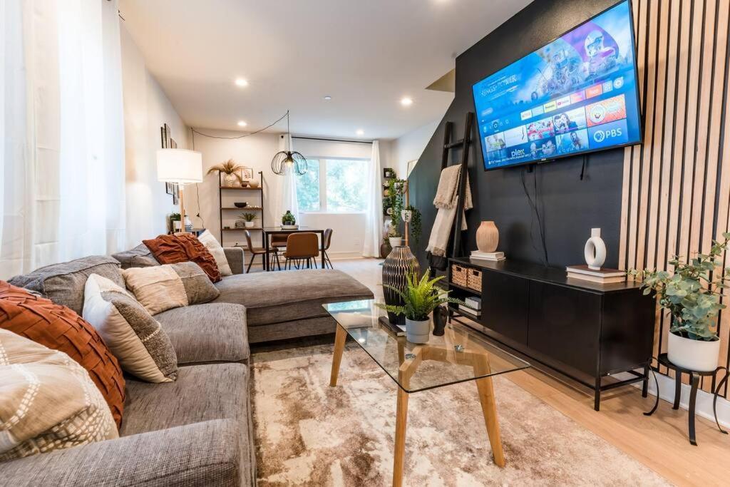 Calm & Cozy 2 Bedroom Townhome 10 Min From Universal *