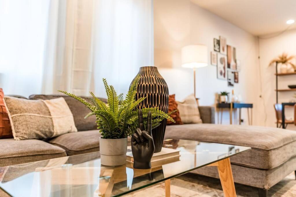 Calm & Cozy 2 Bedroom Townhome 10 Min From Universal * Los Angeles