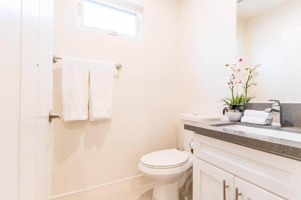 Calm & Cozy 2 Bedroom Townhome 10 Min From Universal