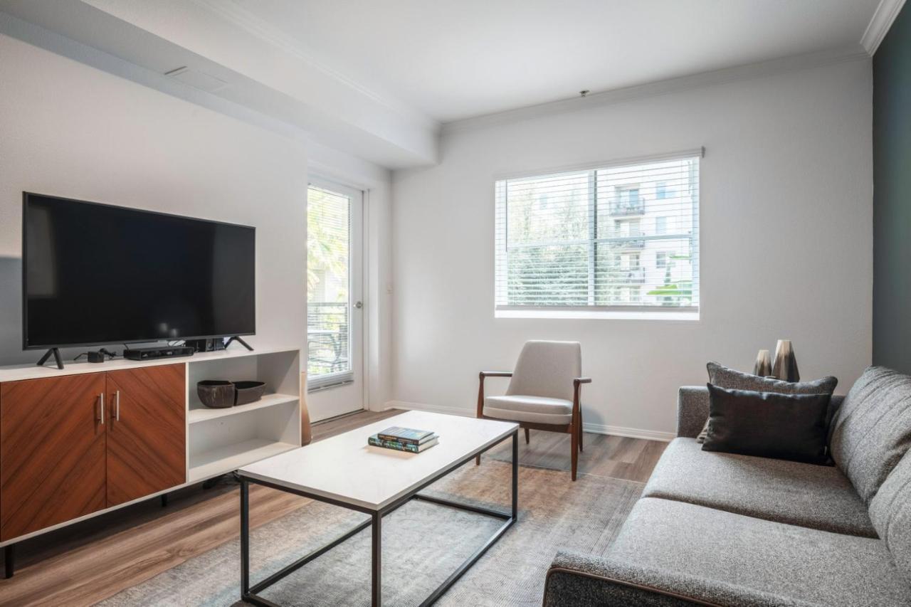 Hollywood 1br W Gym Pool Nr Sunset Blvd Lax-231 Los Angeles