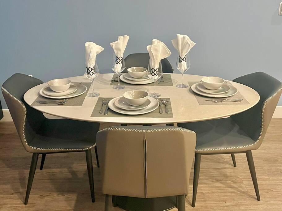 Luxe Corner Penthouse 1br On Sunset Apartamento
