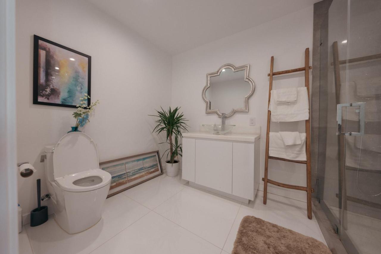 Exclusive Hillside Hideaway-private