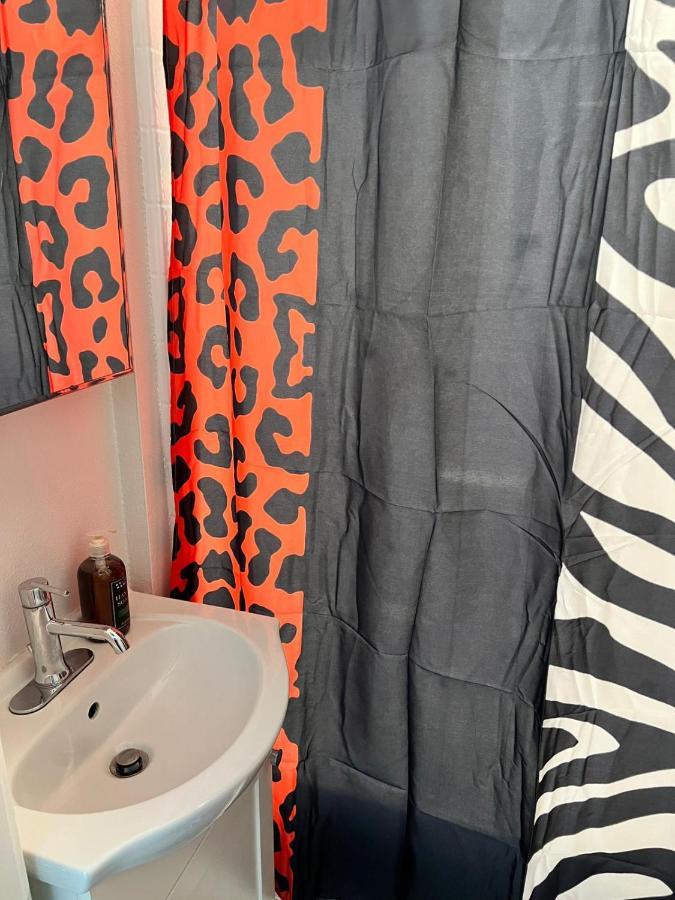 Newlodge East Hollywood Retreat Apartamento