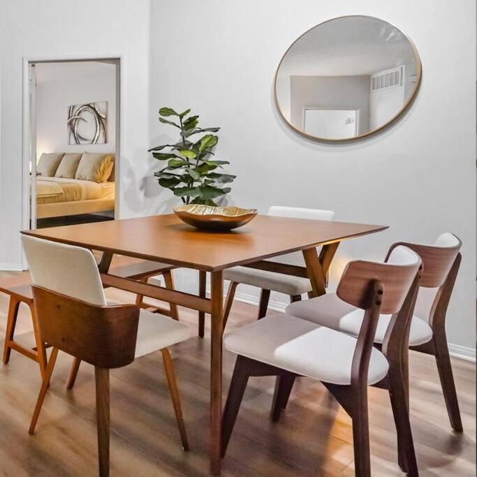 Swim Dine Relax In Marina Del Rey Apartment *