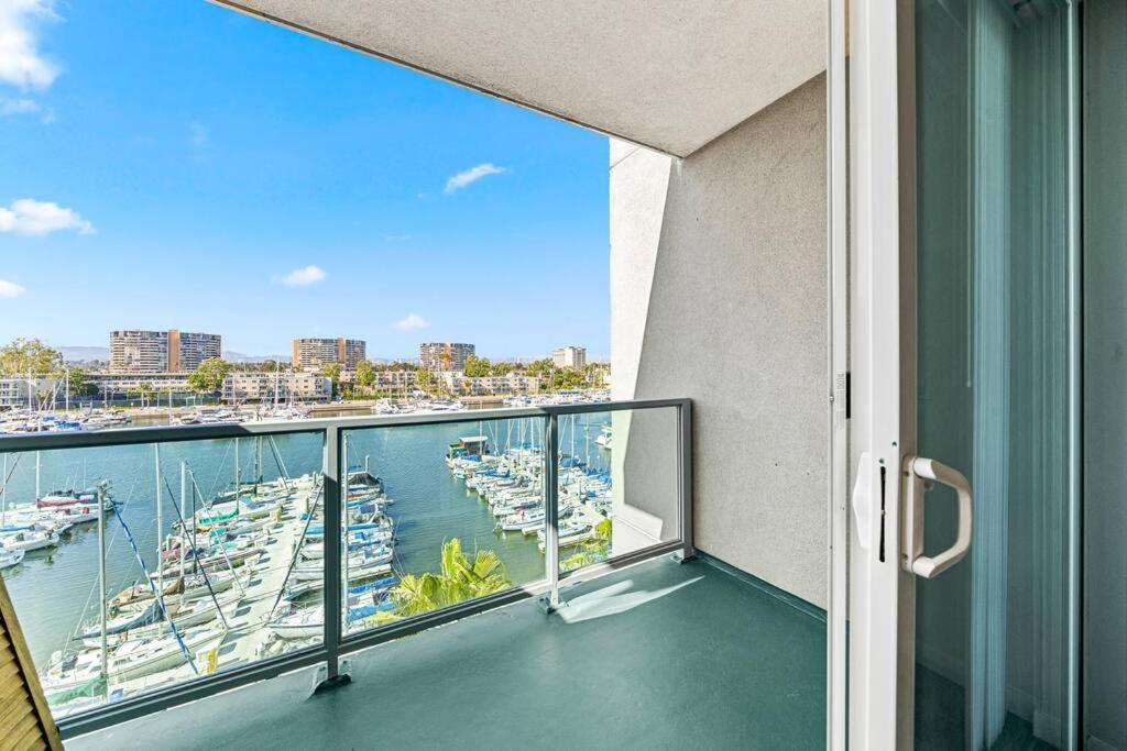 Emerald Gem 2bedroom 2bath With Full Marina View Apartment