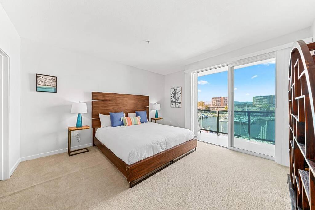 Emerald Gem 2bedroom 2bath With Full Marina View * Los Angeles