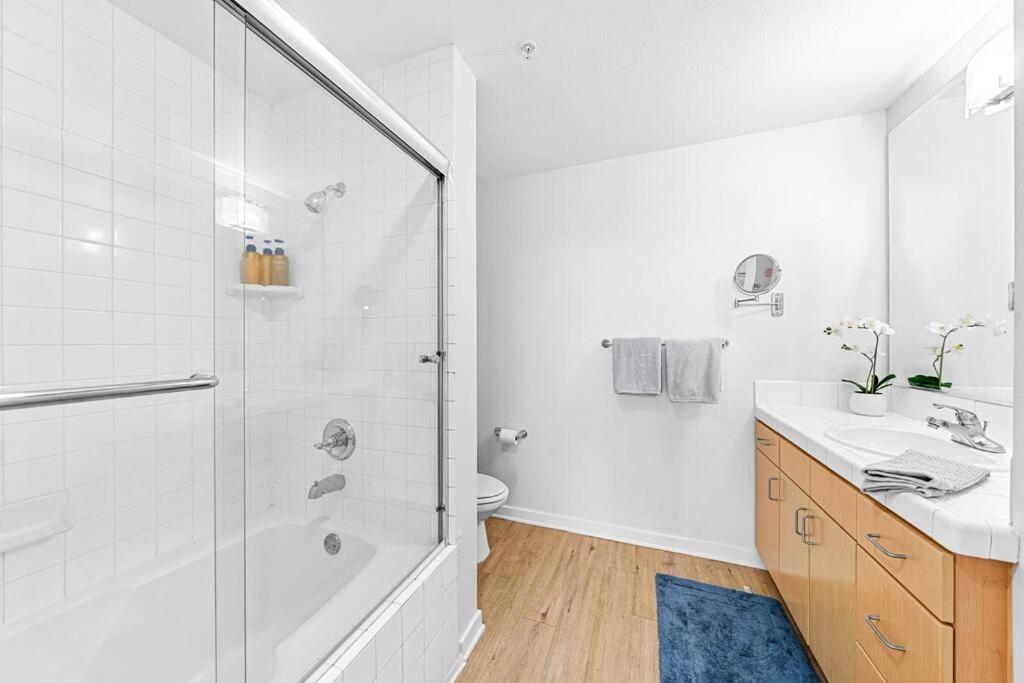 Emerald Gem 2bedroom 2bath With Full Marina View Los Angeles
