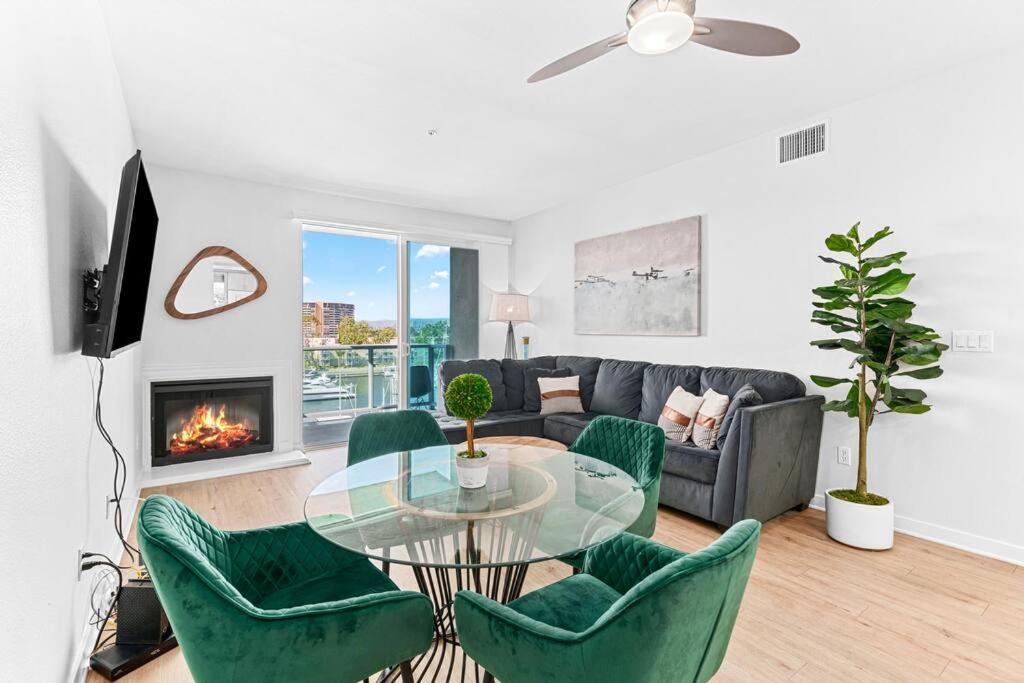 Apartment Emerald Gem 2bedroom 2bath With Full Marina View Los Angeles