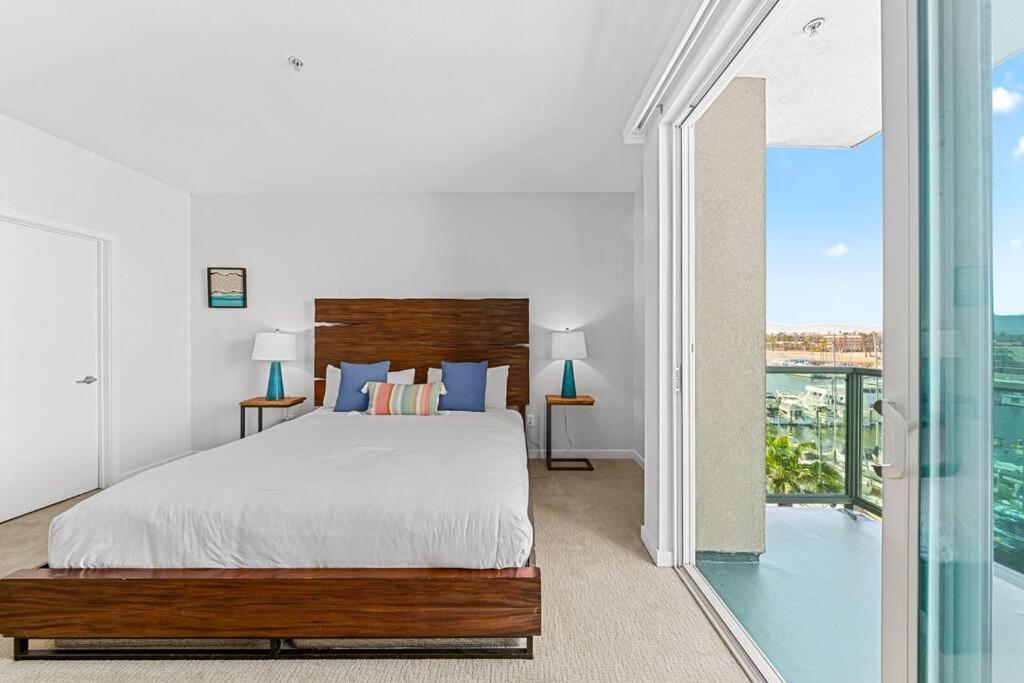 Emerald Gem 2bedroom 2bath With Full Marina View Los Angeles