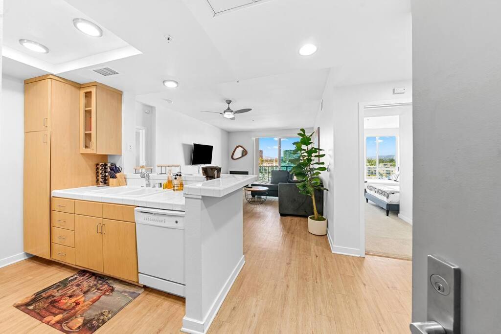 Emerald Gem 2bedroom 2bath With Full Marina View