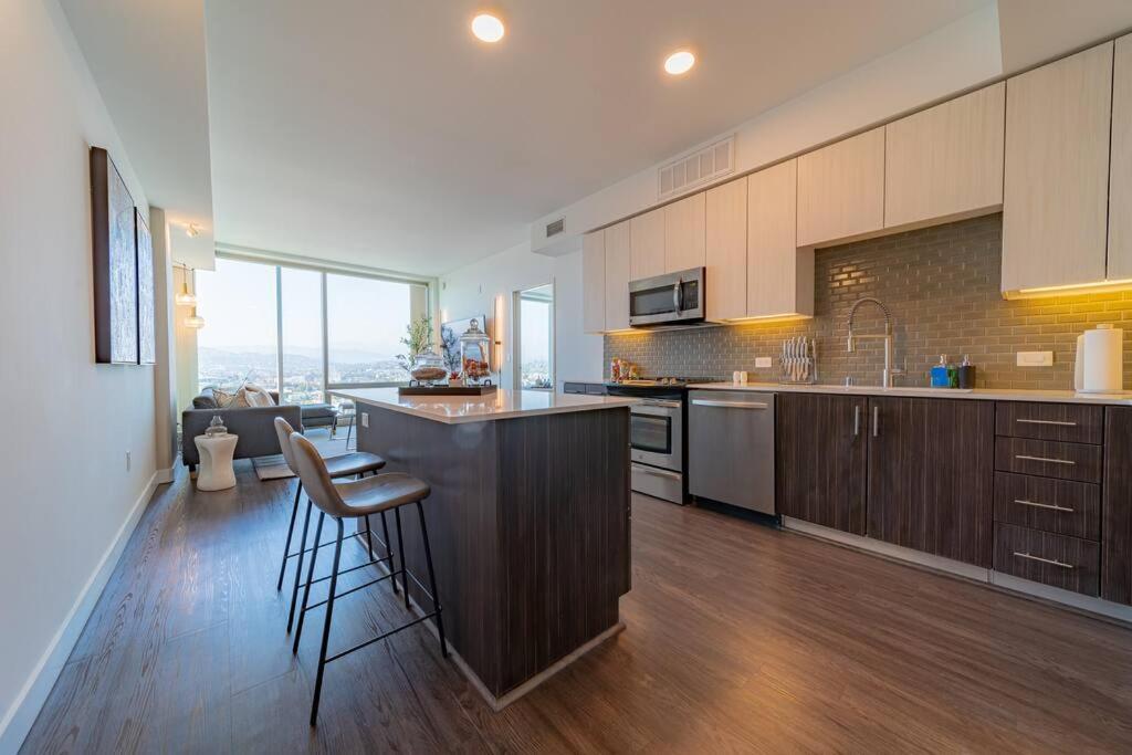 High Rise 1 Bd In Koreatown/downtown Free Parking Los Angeles