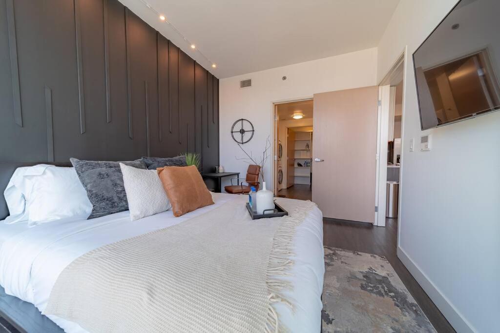 High Rise 1 Bd In Koreatown/downtown Free Parking *