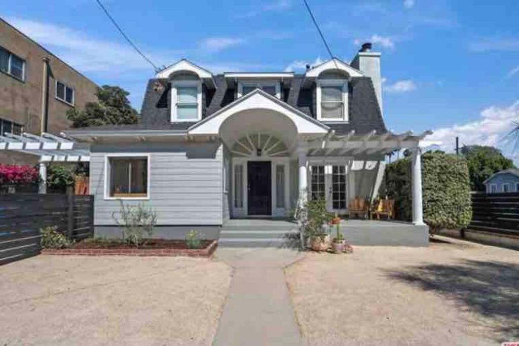 Chalé Stylish Gated 1,000sq Ft 1br + Bonus Br In Weho Private Designated Garage *