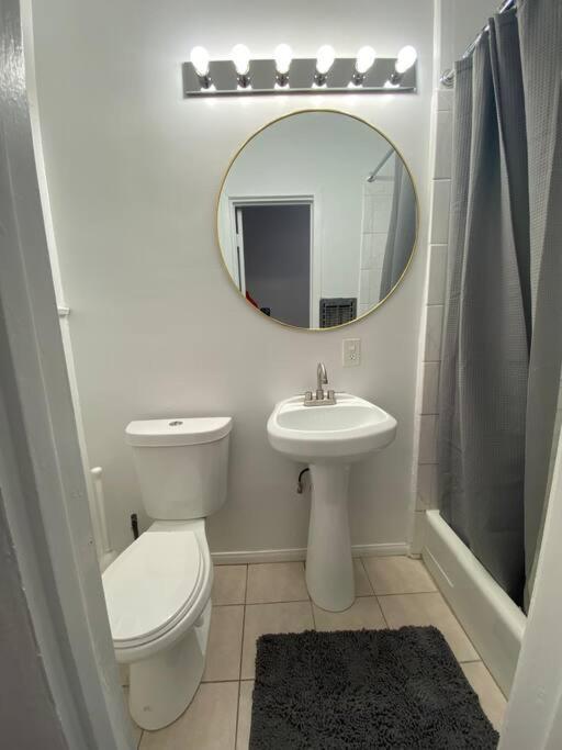 Stylish Gated 1,000sq Ft 1br + Bonus Br In Weho Private Designated Garage Los Angeles