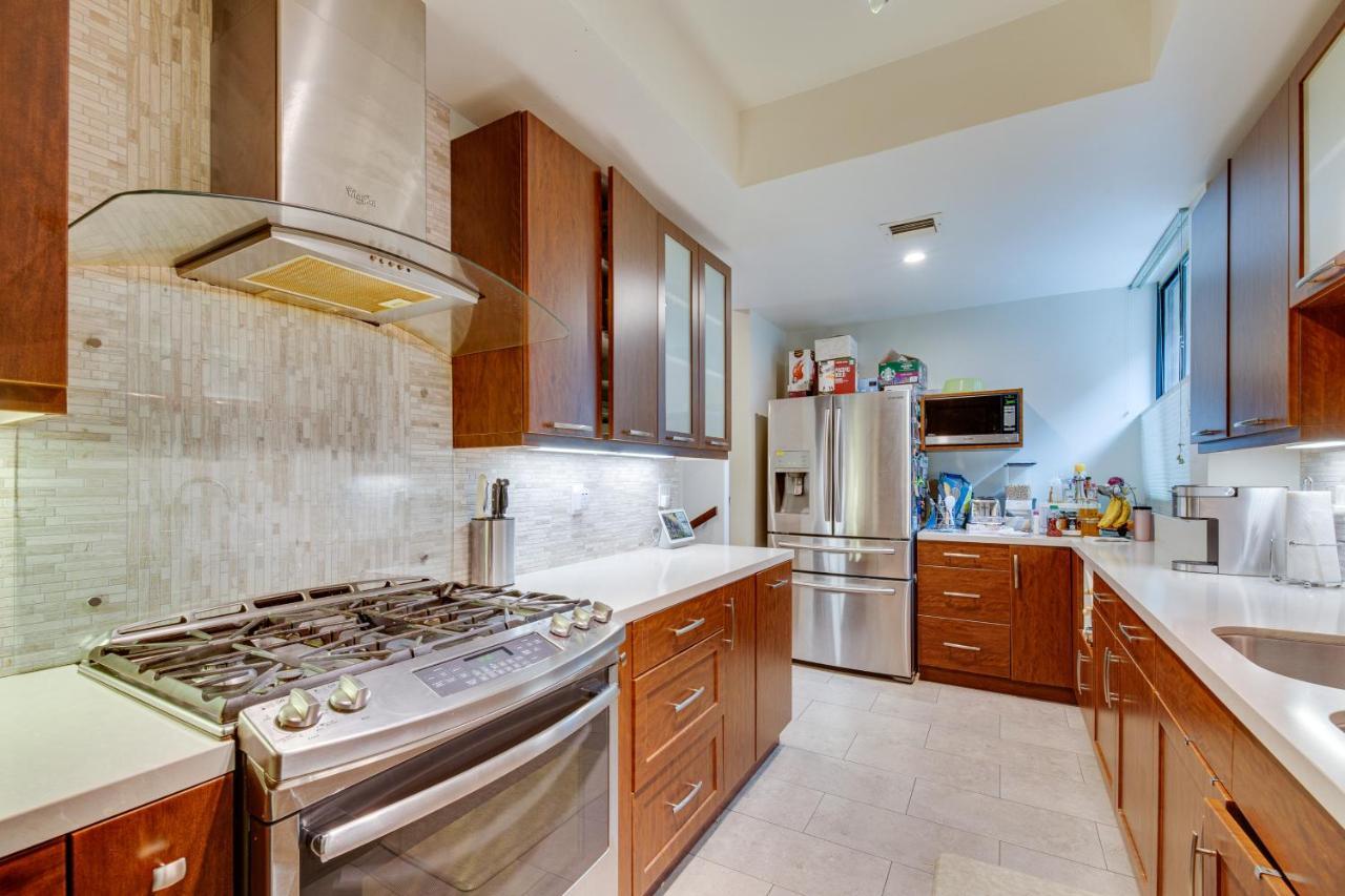 Modern Beverly Hills Townhome 5 Mi To Hollywood! Holiday home Los Angeles
